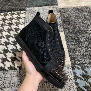 今季注目のデザイン クリスチャンルブタン毎日の装いに新しい風を送り込む Christian Louboutin ランニングシューズ